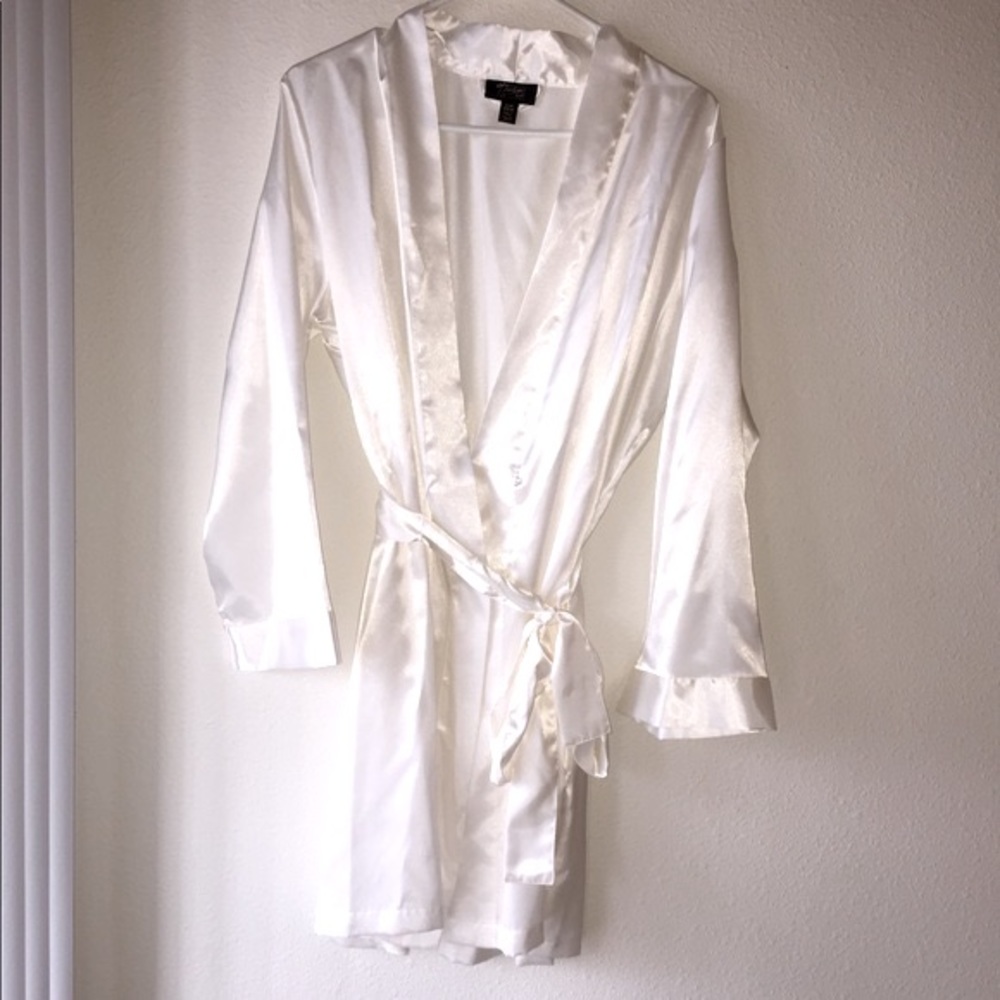 COPY - VERY SEXY SATIN KIMONO